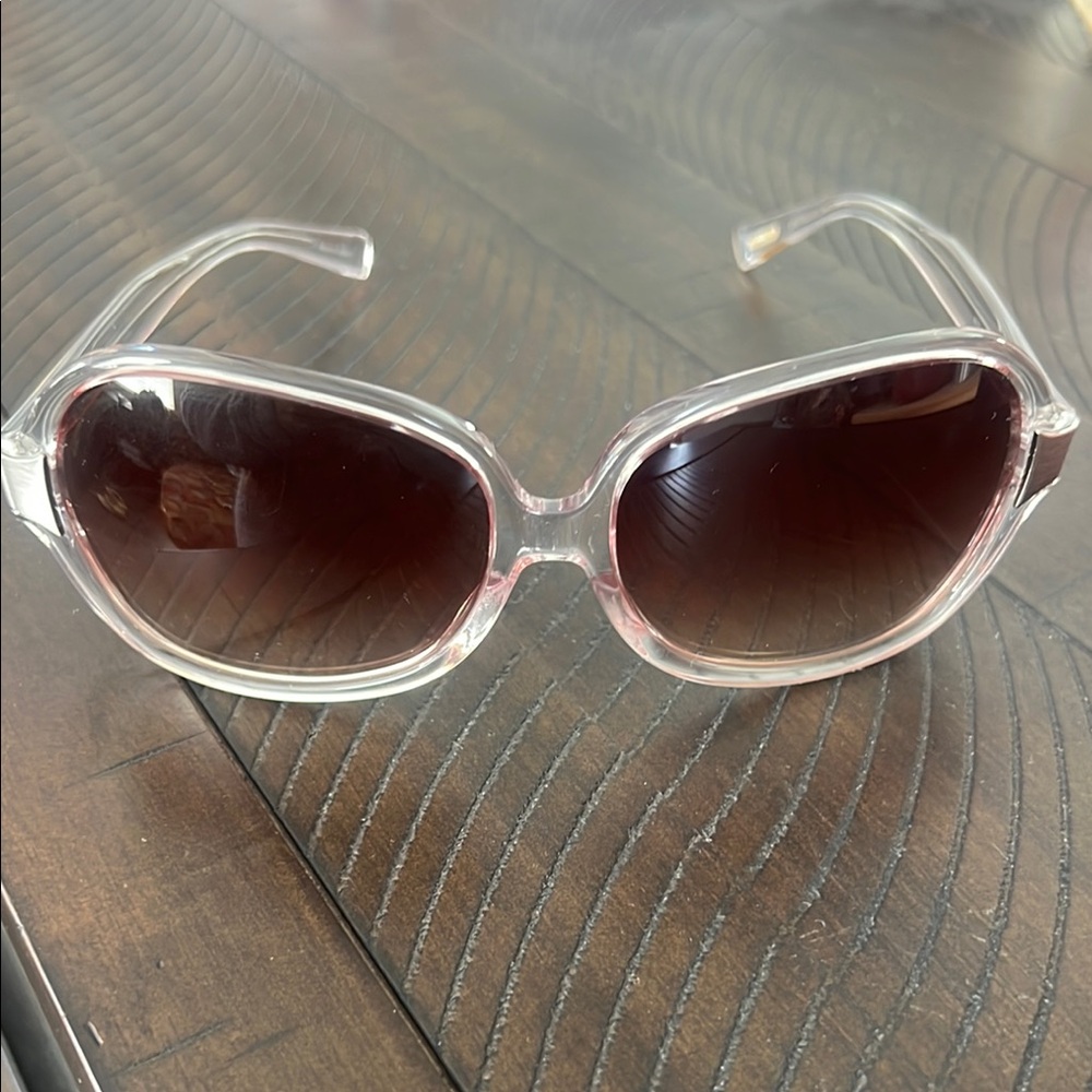 Oliver Peoples White and Brown Oversized SUNNIES ☀️